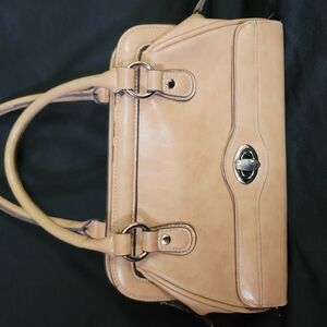 Elegant Tan Handbag
